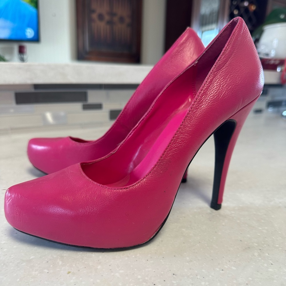 Aphrodite Michael Shannon Stilettos Hot Pink size 7.5